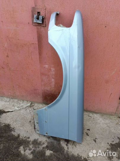 Крыло левое Mercedes W126