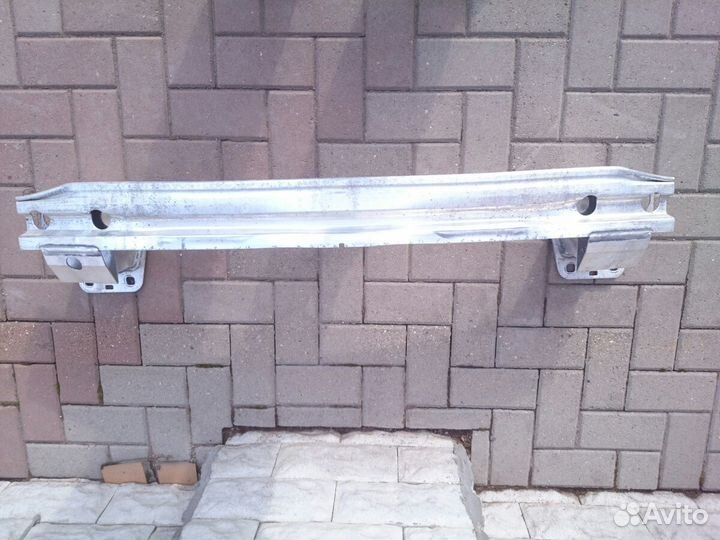 Усилитель заднего бампера на audi Q 7 4М