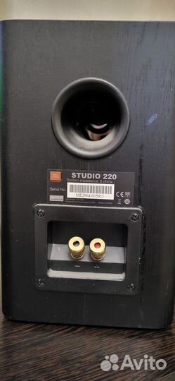 Полочная акустика JBL studio 220