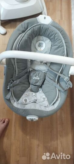 Шезлонг детский joie