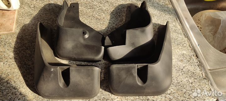 Брызговики nissan almera