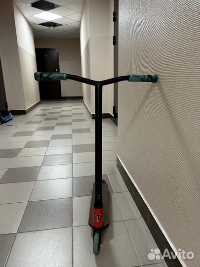 Трюковой самокат tech team duker 202