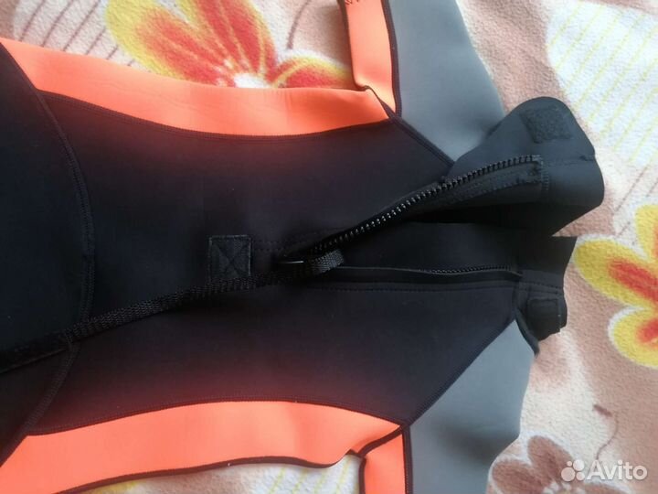 Детский гидрокостюм б/у