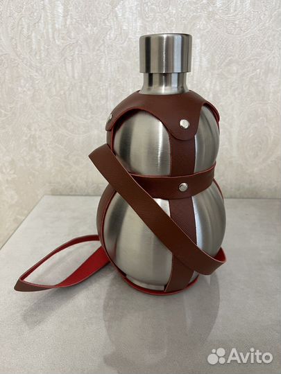 Бутылки и графины