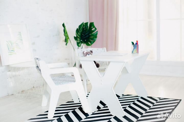 Детский стол и стул