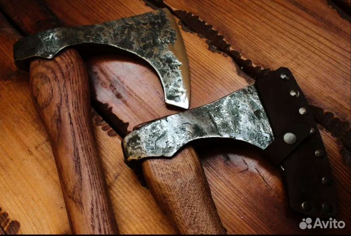 Кованый топор ручной работы Скандинав дубовый