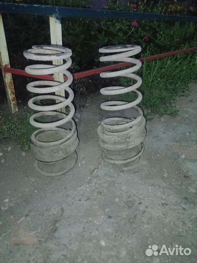 Пружины задние с баферами на Caldina