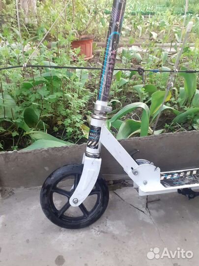 Прадаю детский самокат