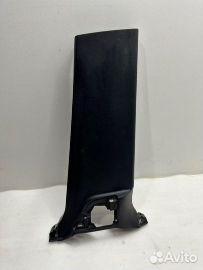 Накладка стойки кузова правая Toyota Land Cruiser