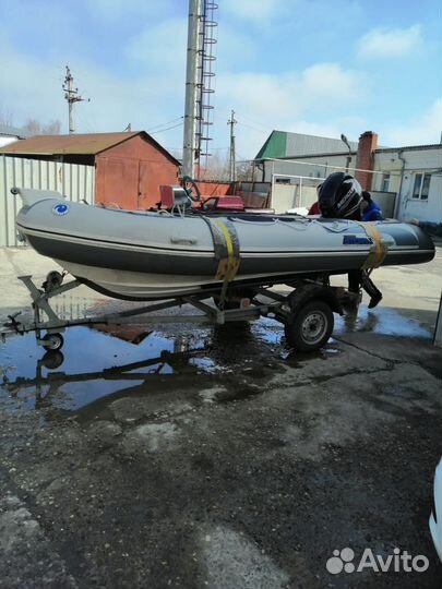 Лодка риб с мотором
