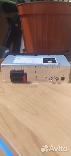 Автомагнитола JBL Celebrity 100