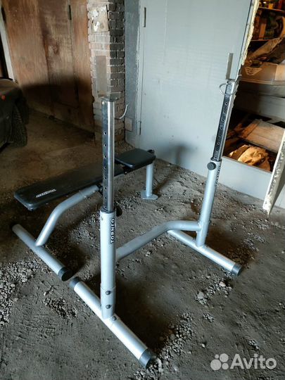 Скамья для жима со стойками