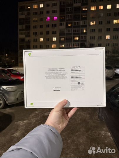 MacBook Air 13 (M3, 8/256GB) Starlight - Новый