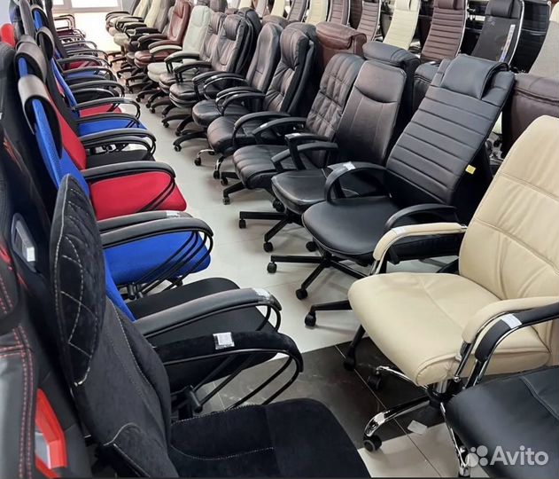 Офисное кресло