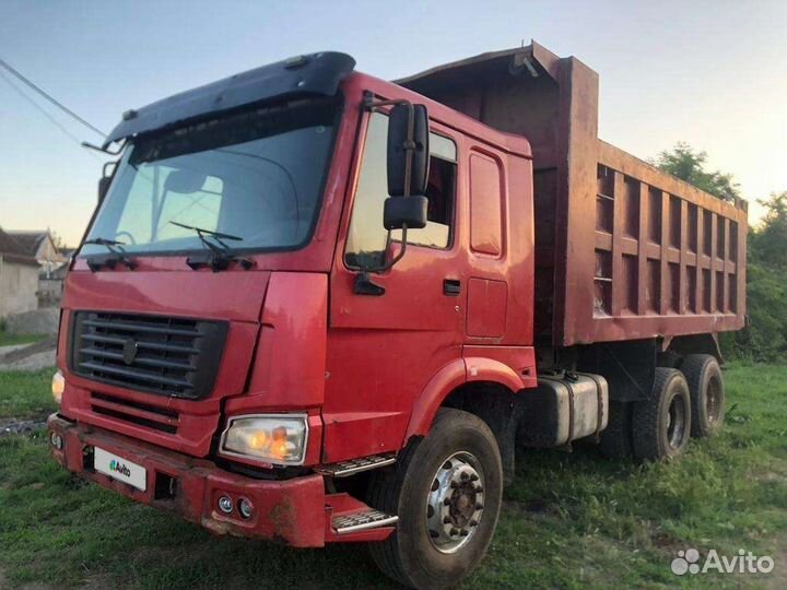 Sinotruk ZZ3251C, 2011