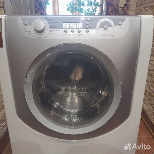 Итальянская стиральная машинка Ariston aqualtis