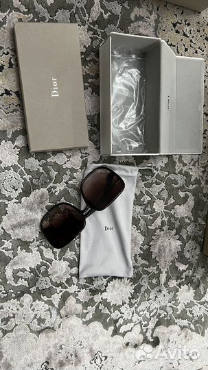 Солнцезащитные очки