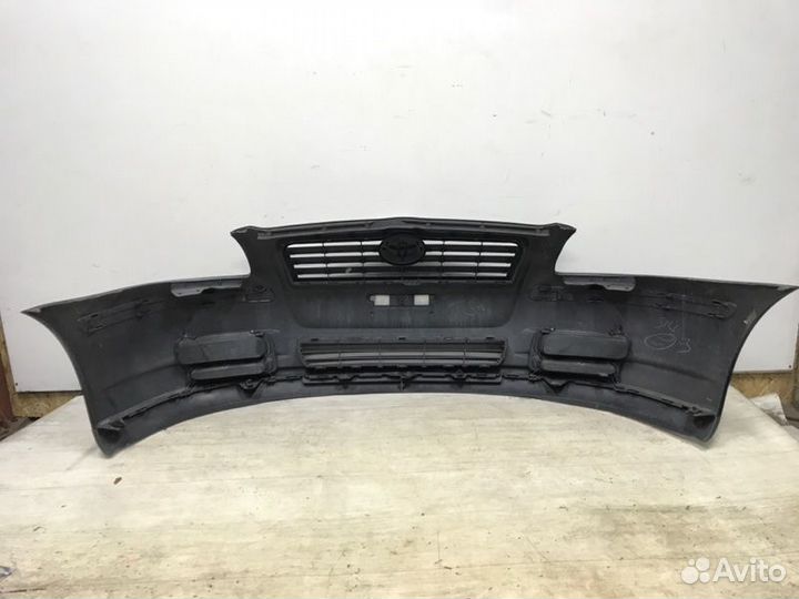 Бампер передний Toyota Avensis T250 2004