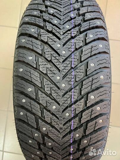 Nokian Tyres Hakkapeliitta 10p 215/55 R17 98T