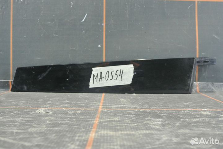 Накладка двери передней правой-Volkswagen Touareg