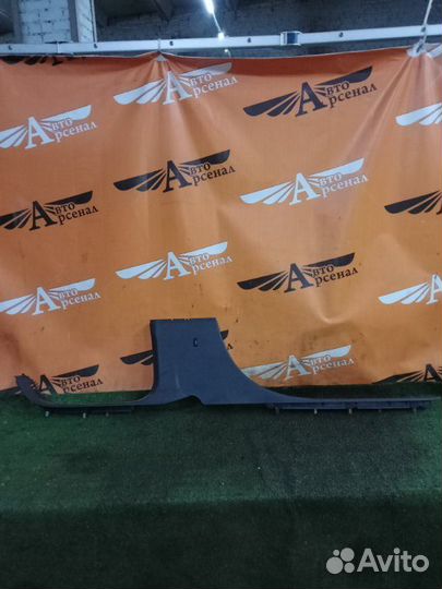 Накладка порога левая Volkswagen Touareg