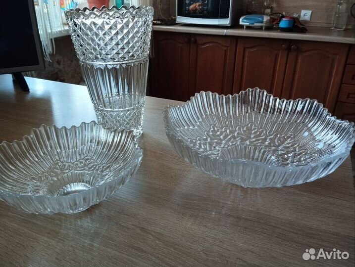 Стеклянная вазы