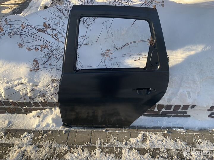 Дверь задняя левая на Renault Duster 1