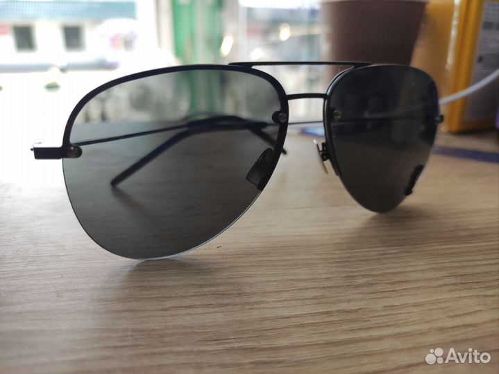 Солнцезащитные очки saint laurent