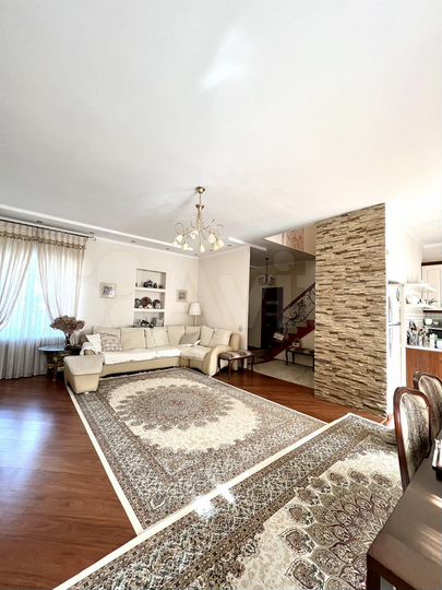Коттедж 140 м² на участке 10 сот.