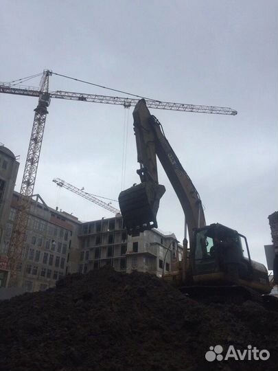 Прораб с бригадой Монолит