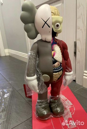 Фигурка Kaws