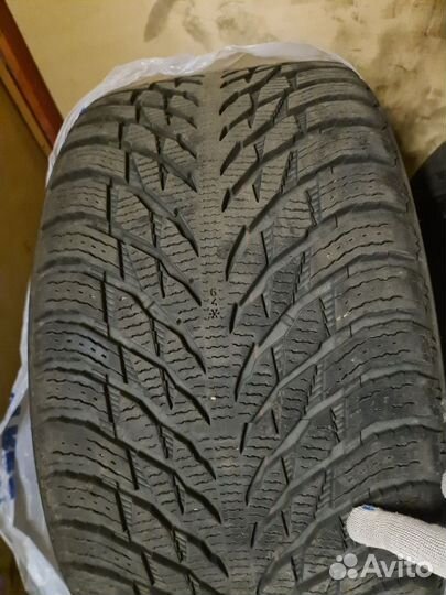 Nokian Tyres Hakkapeliitta R2 SUV 295/35 R21