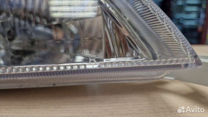 Фара передняя правая Toyota Corona Premio AT210