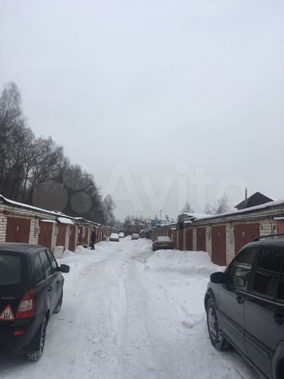 Гараж, > 30 м²