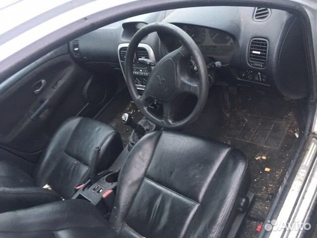 Разбор на запчасти Mitsubishi Carisma