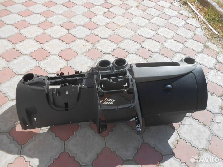 Торпедо Сандеро Renault Sandero Логан Фаза 2