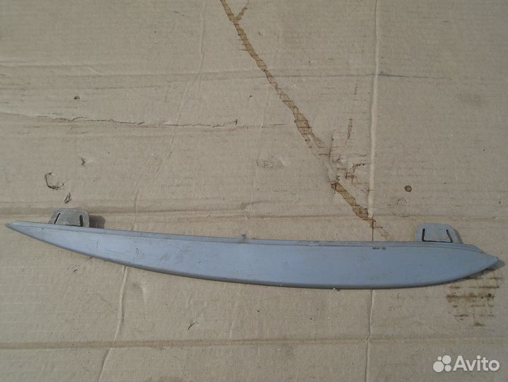 BMW F10 правый молдинг решетки бампера 51117231860