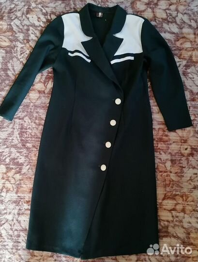 Костюмы и платья