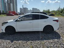 Hyundai Solaris 1.4 AT, 2018, 170 000 км, с пробегом, цена 799 000 руб.