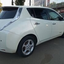 Nissan Leaf AT, 2011, 142 000 км, с пробегом, цена 750 000 руб.