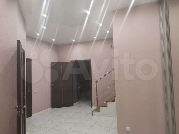 Дом 160 м² на участке 4 сот.