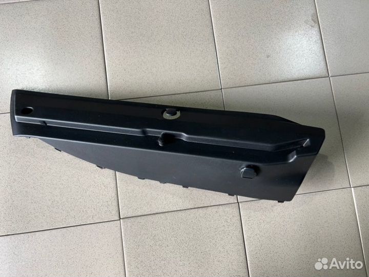 Держатель задней полки правый Renault Duster