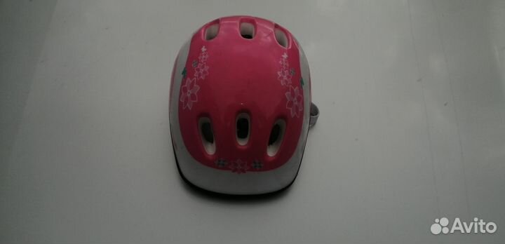 Продам шлем для девочки. Состояние идеальное