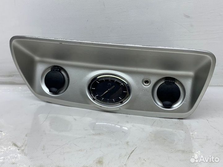 Накладка центральной консоли Infiniti Qx56 5.6