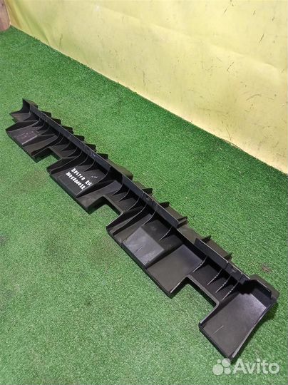 Кронштейн крепления накладки порога правого Renau