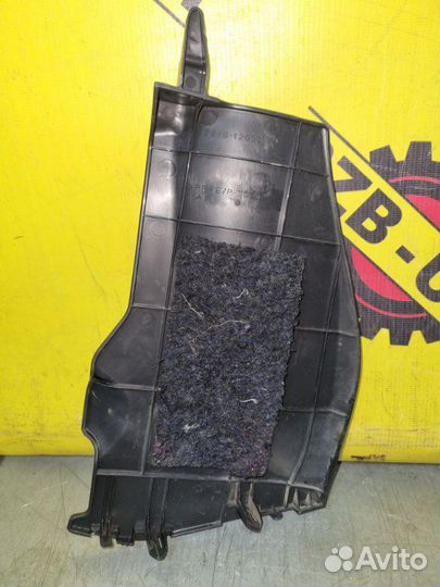 Накладка центральной консоли левая Toyota Corolla