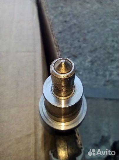 Форсунка бензиновая Тайота Авенсис 2.0, 2.4