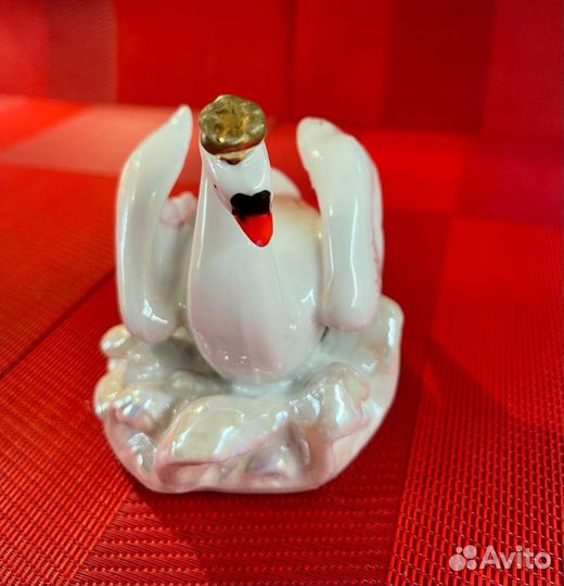 Статуэтка фарфоровая 