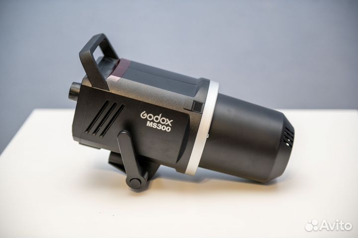 Комплект студийного оборудования Godox MS300