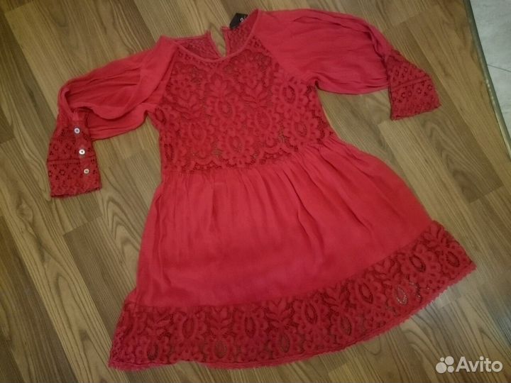 Платье с вышивкой